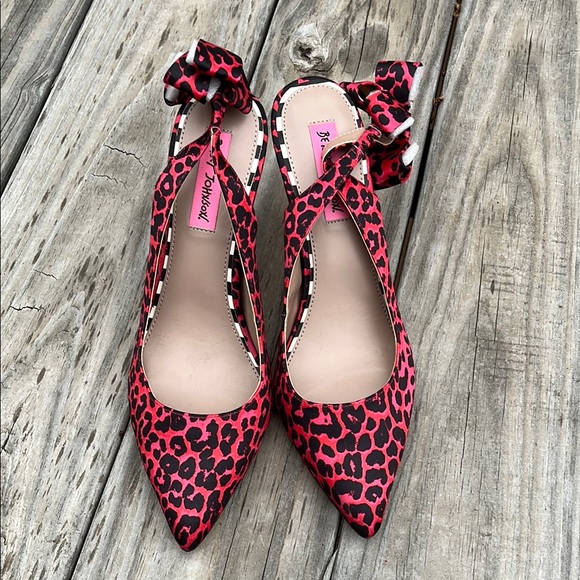 Betsey Johnson Shoes - Betsey Johnson Pink Leopard Print Pointed Slingback Pumps
